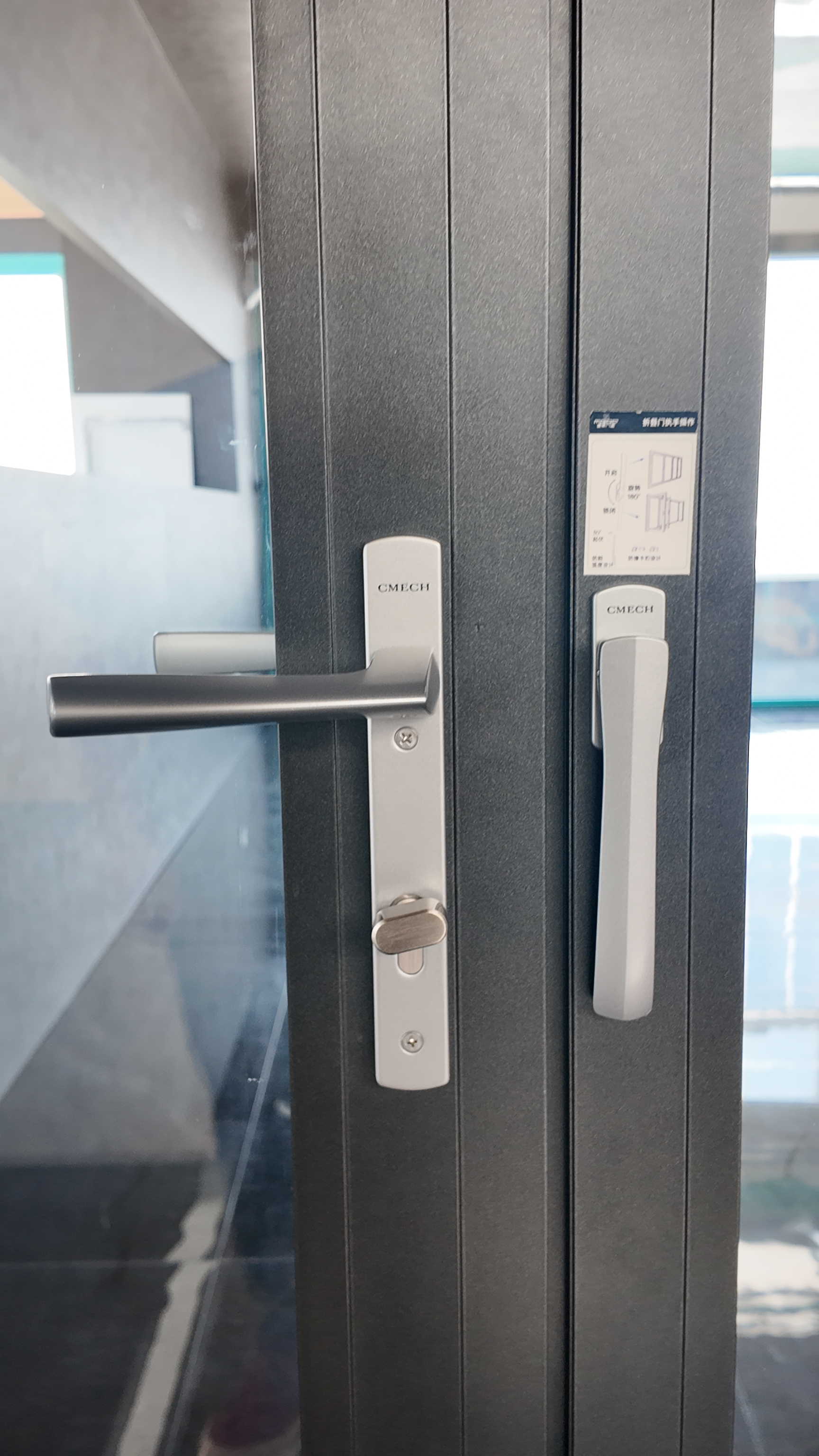 High Security Aluminum Bi-Fold Door with Multi Point Locking System for Villa Entrance and Large Opening Design