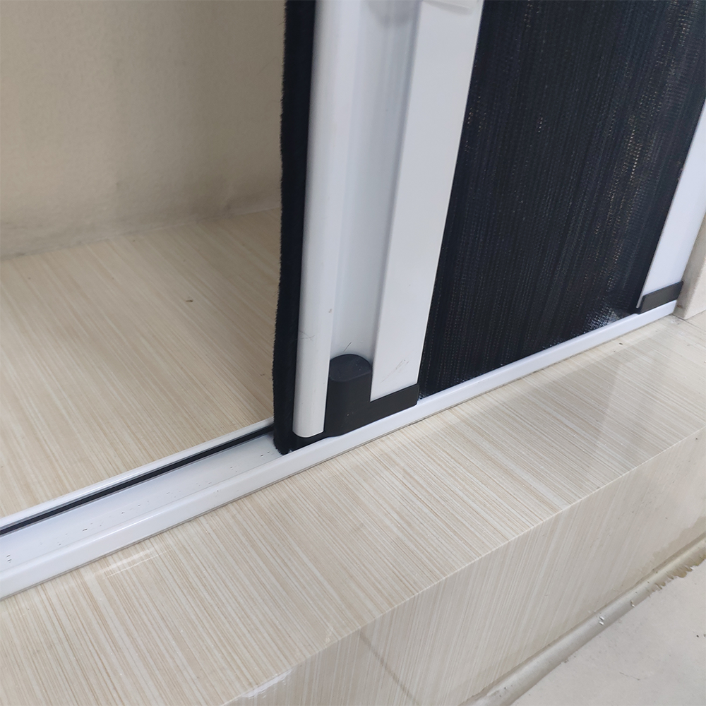 Retractable Screen Door Demonstration 3