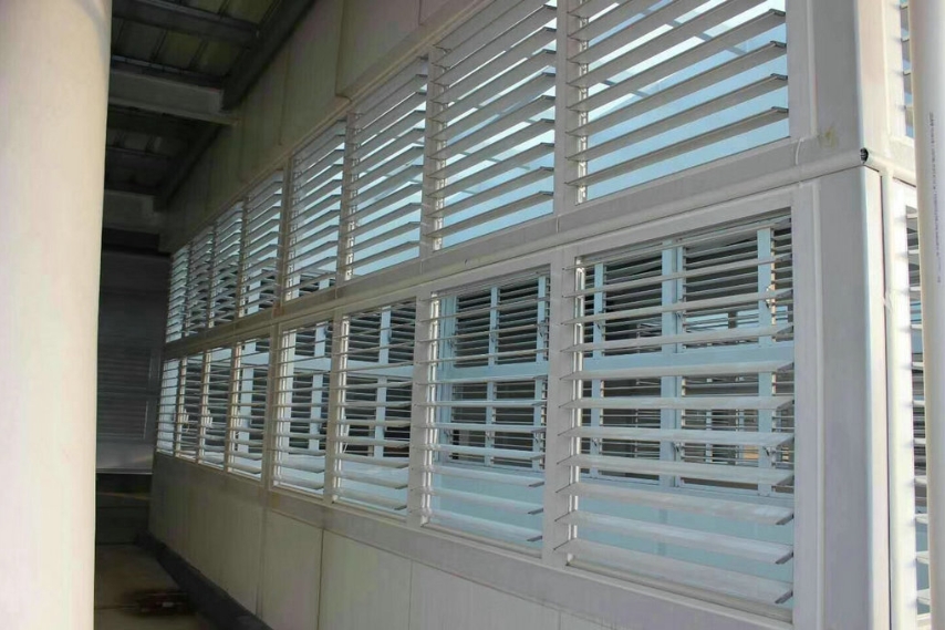 Automatic Aluminum Window Exterior Shutters Louvres Frame System Modern Design ISO9001 Certified Outdoor Use Customizable Size