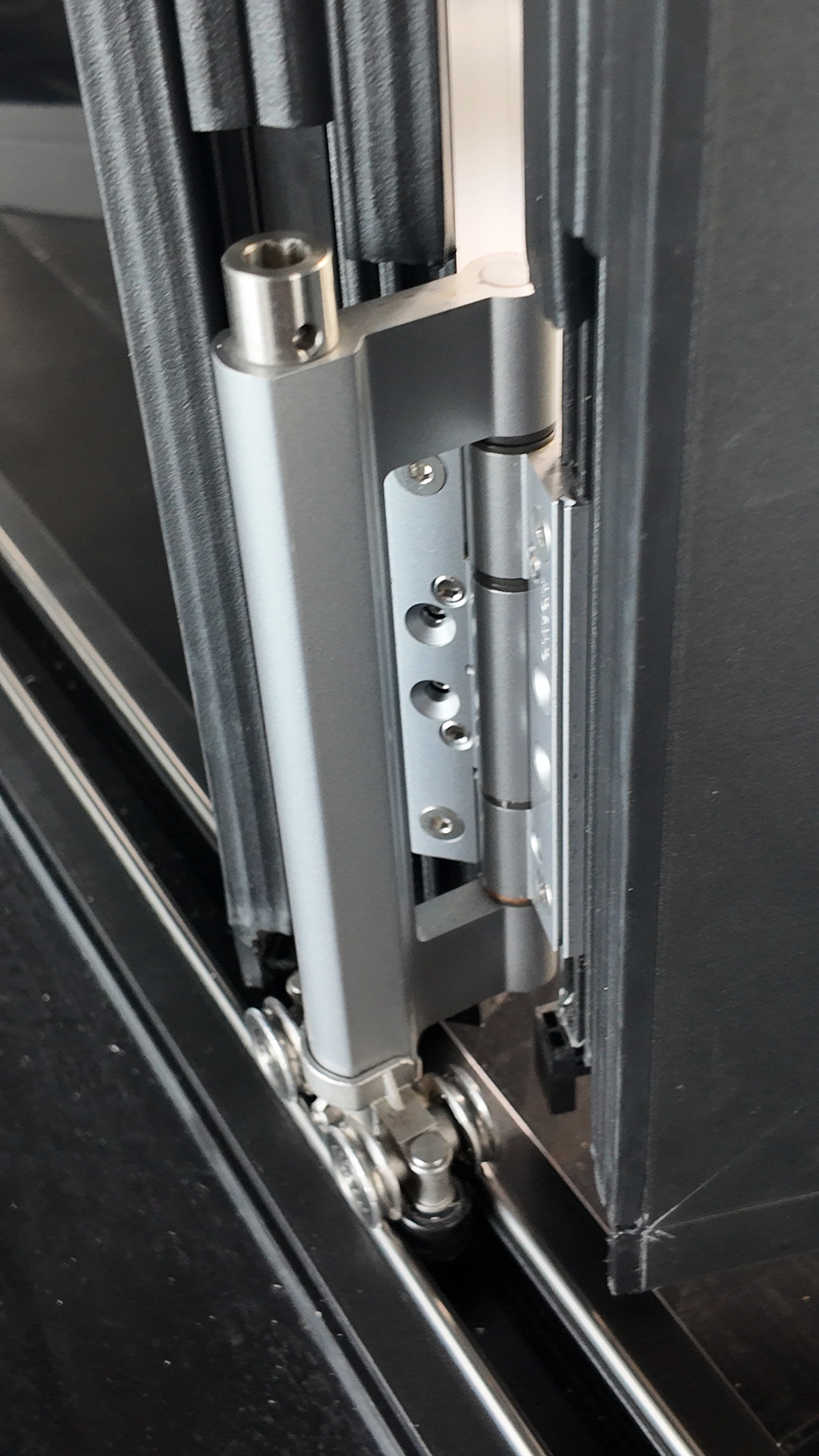 High Security Aluminum Bi-Fold Door with Multi Point Locking System for Villa Entrance and Large Opening Design