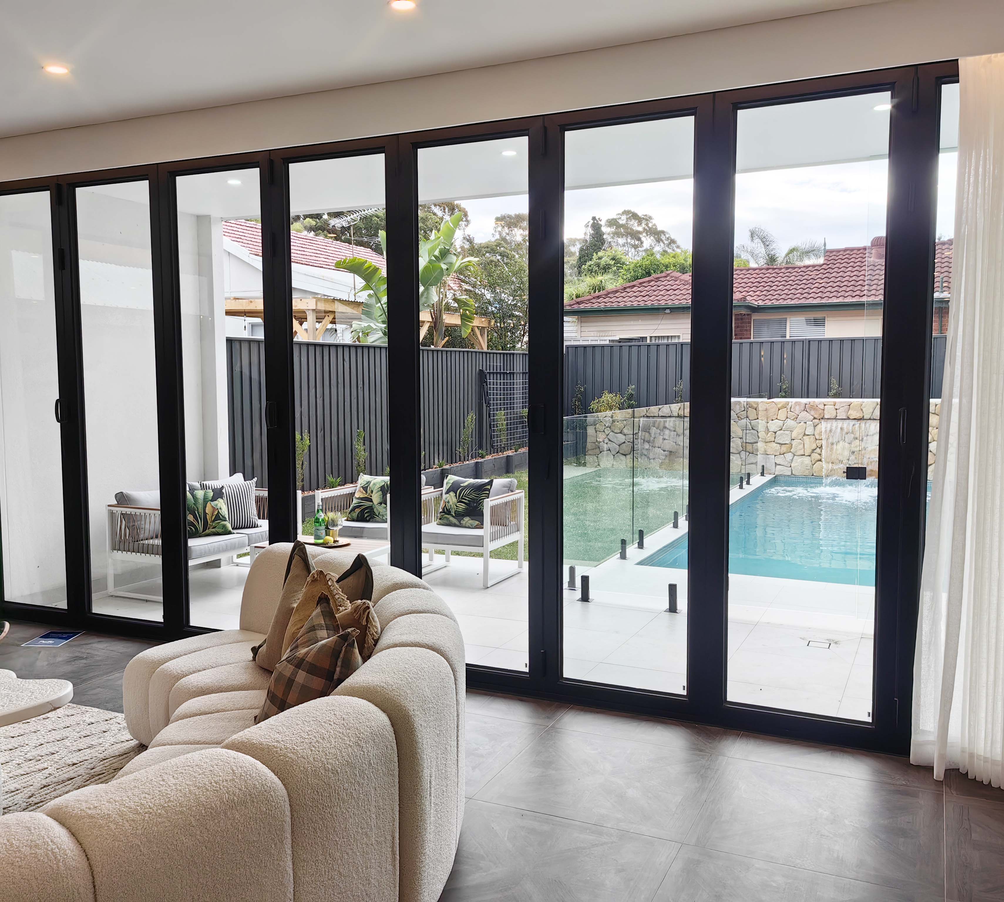 AS2047 Modern Commercial Aluminum Multi-Bi Folding Door Exterior Accordion Bifold Glass Sliding Patio Bi-Folding Finished