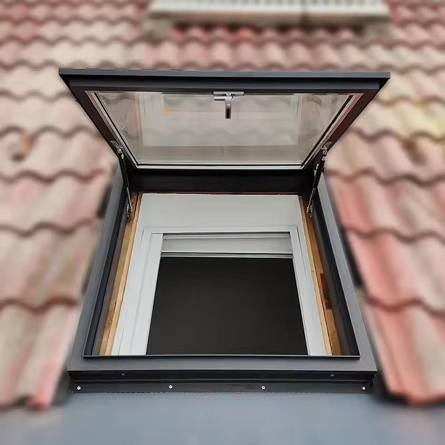 Manual Swing Vented Skylight 600X600mm Double Layer Tempered Glass Aluminum Alloy Frame for Attics Basements Roofs House Windows