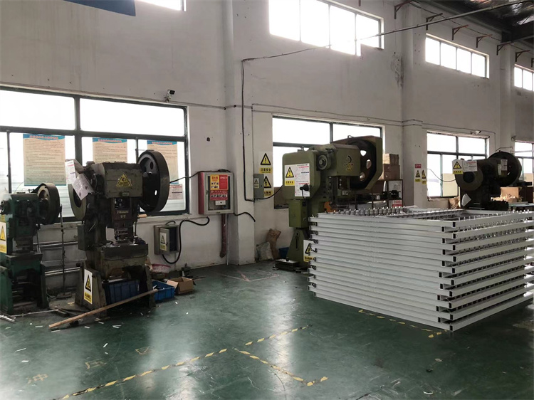 Customized Aluminum Alloy Frame Tempered Glass Automatic Fire Rated Exhaust & Ventilation Electric Roof Skylight Windows